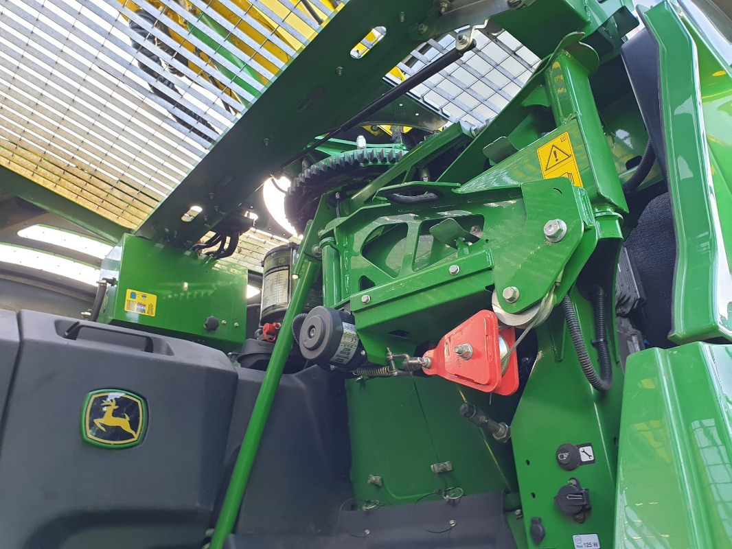 Macchina da raccolta John Deere 8200: foto 8