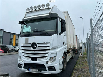 Autocarro furgonato MERCEDES-BENZ Actros