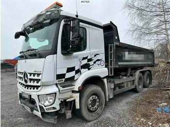 Autocarro ribaltabile MERCEDES-BENZ Arocs