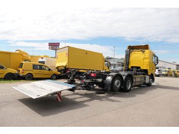 Autocarro portacontainer/ Caisse interchangeable VOLVO FH