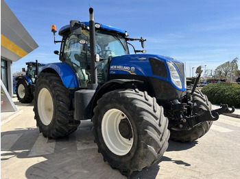 Trattore NEW HOLLAND T7.210