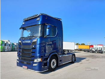 Trattore stradale SCANIA S 520