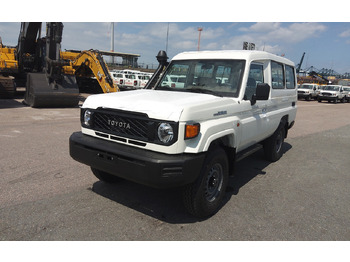 Autovettura TOYOTA Land Cruiser