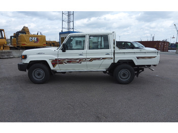 Autovettura nuovo Toyota Toyota Land cruiser 79 grj double cabin 4.0L Petrol Manual 5 SEATS/PLACES: foto 5