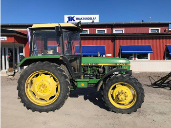 Trattore JOHN DEERE 2140