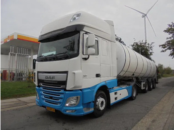 Camion cisterna DAF XF 440