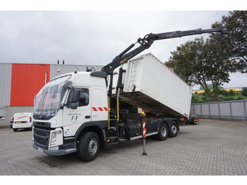 Camion con gru VOLVO FM11