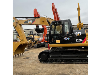 Escavatore CATERPILLAR 320D