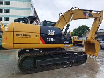 Escavatore cingolato CATERPILLAR 320D2