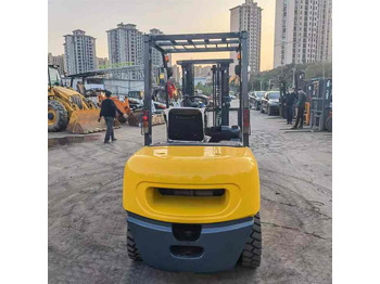 Carrello elevatore diesel used Komatsu Forklifts FD30 second hand komatsu FD30 forklifts used used forklift for sale: foto 3