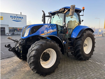 Trattore NEW HOLLAND T7.230