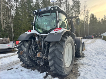 Trattore 2019 Valtra N134 w/ Front loader and bucket. 900 hours!: foto 5