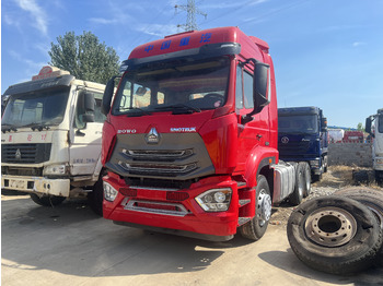 Trattore stradale SINOTRUK HOWO