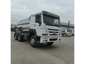 Trattore stradale SINOTRUK HOWO