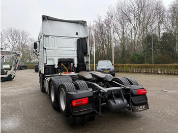 Trattore stradale DAF XF 530 FTS / 6x2 SLEEPER / SCHUIFSCHOTEL / LOW KM / AUTOMAAT / RETARDER /: foto 4