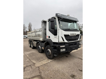 Autocarro ribaltabile IVECO Trakker