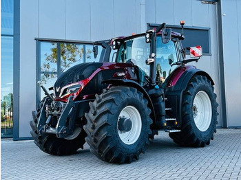 Trattore VALTRA