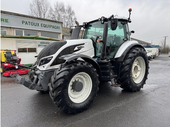 Trattore VALTRA T214