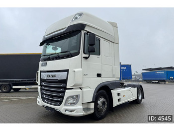 Trattore stradale DAF XF 530