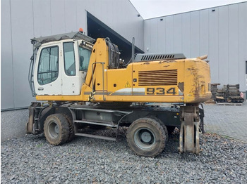 Escavatore per movimentazione LIEBHERR A 934