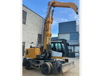 Escavatore per movimentazione LIEBHERR LH 22 M