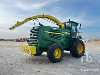 Trincia JOHN DEERE 7400 4WD: foto 4