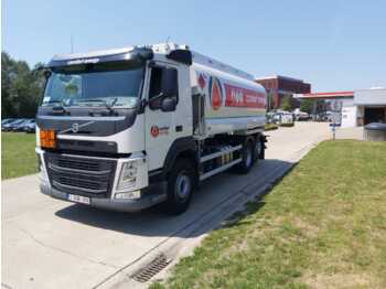 Camion cisterna VOLVO FM