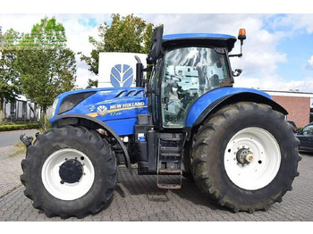 Trattore NEW HOLLAND T7.230