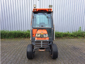 Trattore piccolo Kubota B2400: foto 2