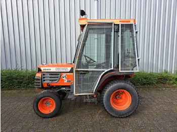 Trattore piccolo Kubota B2400: foto 3