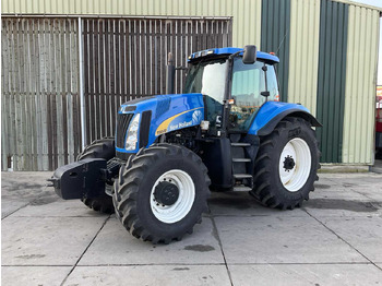 Trattore NEW HOLLAND T8040