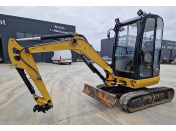 Miniescavatore CATERPILLAR 302