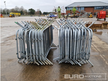 Attrezzatura da costruzione Bundle of Metal Pedestrian Safety Barriers (2 of): foto 2