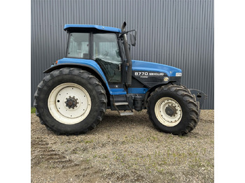 Trattore New Holland 8770: foto 2