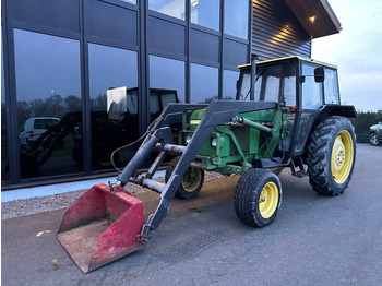 Trattore JOHN DEERE 1640