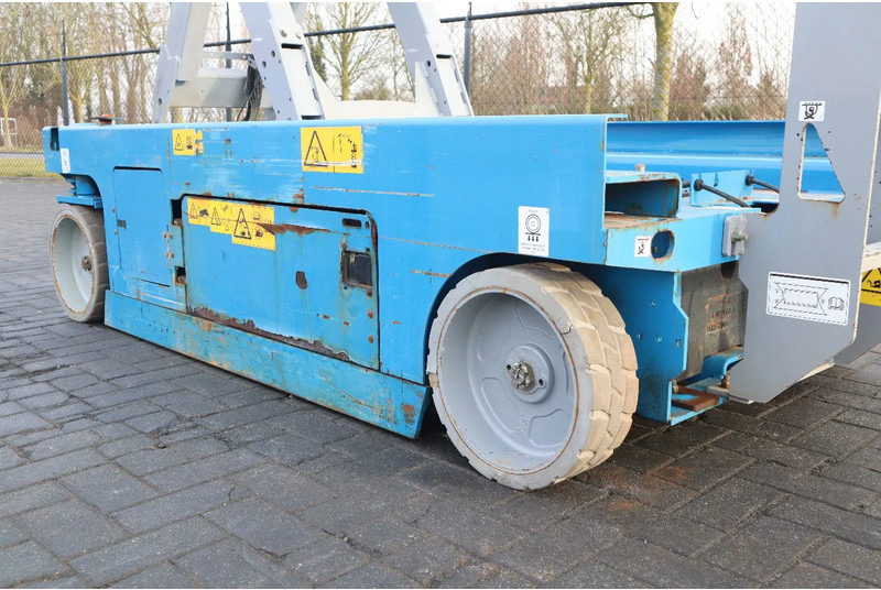 Piattaforma a pantografo Genie GS-4047 | 14 METER | 350 KG: foto 12