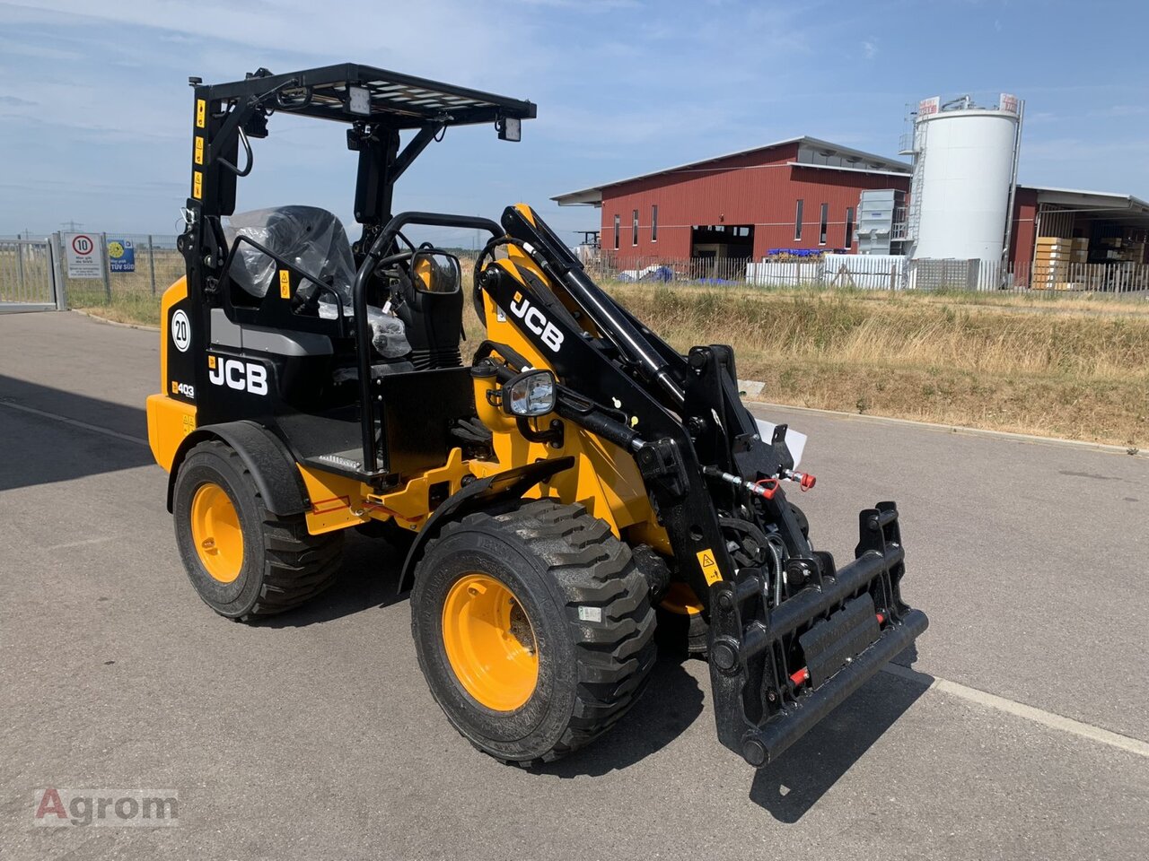 Pala gommata nuovo JCB 403 Agri: foto 8