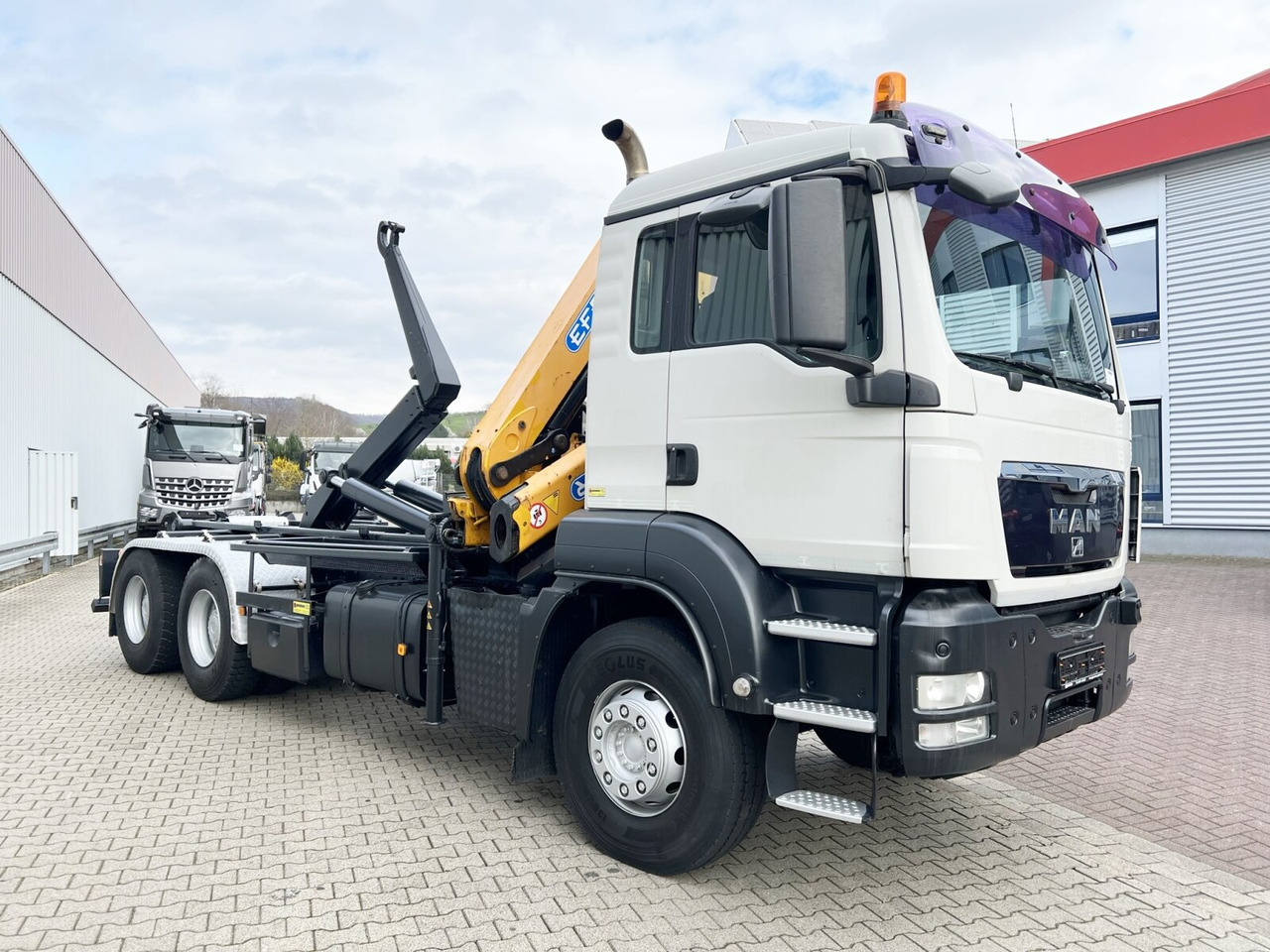 Leasing di MAN TGS 33.440 6X4 BL TGS 33.440 6X4 BL mit Kran Effer 165-3S, Funk MAN TGS 33.440 6X4 BL TGS 33.440 6X4 BL mit Kran Effer 165-3S, Funk: foto 9