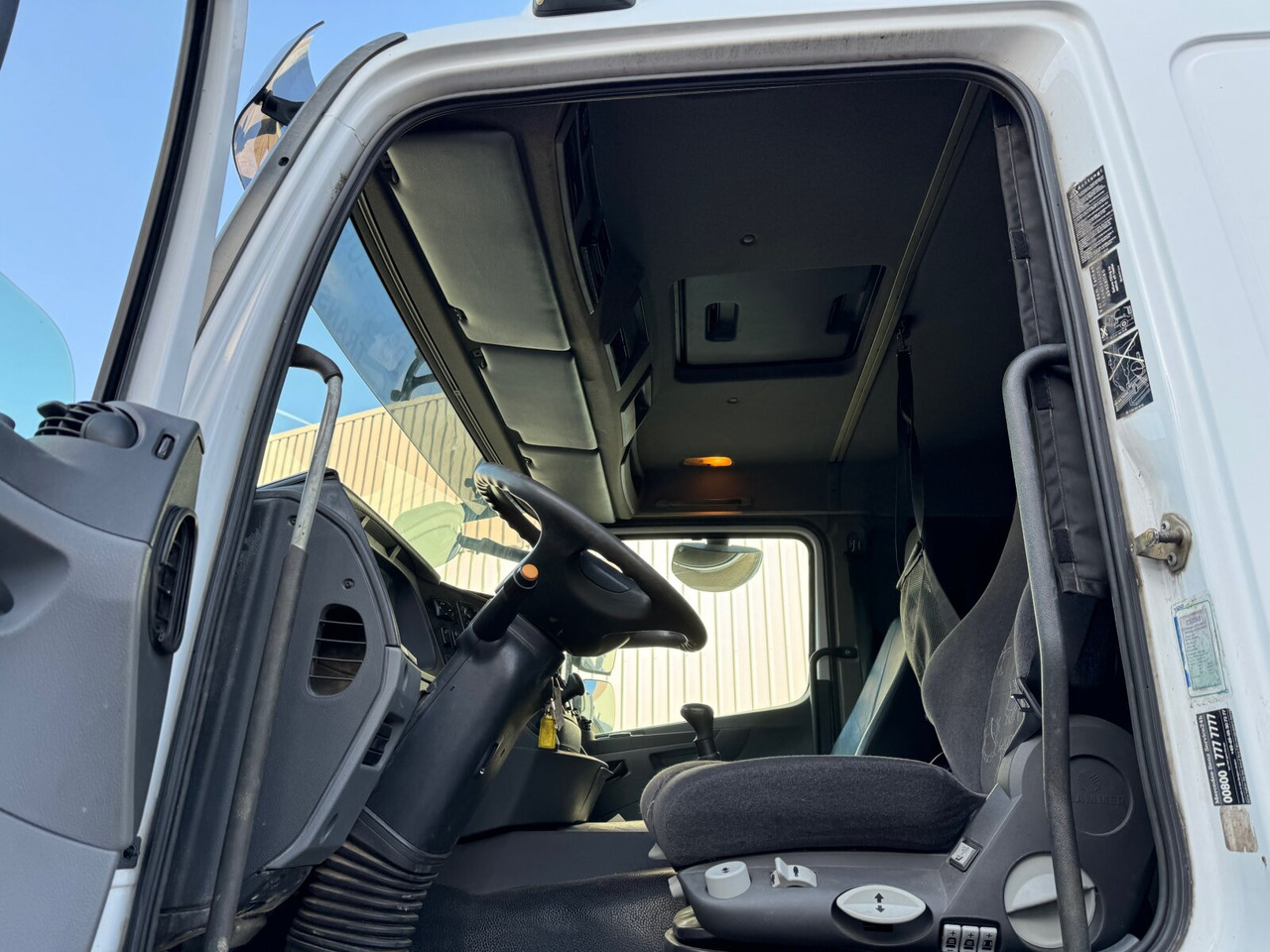 Leasing di Mercedes-Benz Axor 2536/43 L 6x2 Axor 2536/43 L 6x2 mit Heckkran Palfinger PK 24502 F Mercedes-Benz Axor 2536/43 L 6x2 Axor 2536/43 L 6x2 mit Heckkran Palfinger PK 24502 F: foto 6