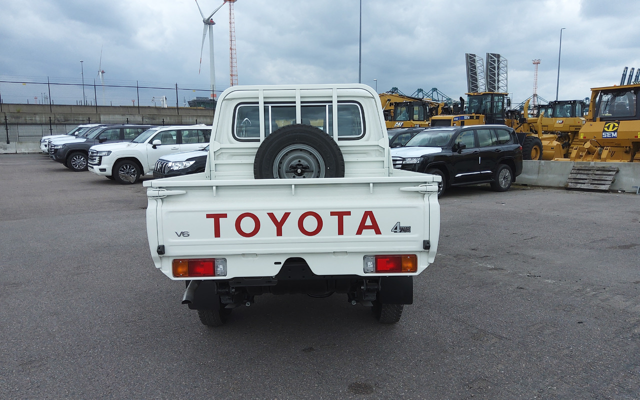 Autovettura nuovo Toyota Toyota Land cruiser 79 grj double cabin 4.0L Petrol Manual 5 SEATS/PLACES: foto 7