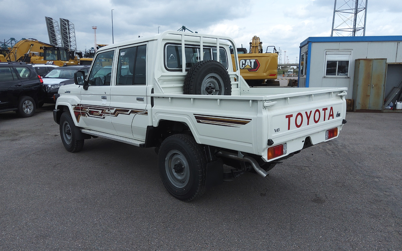 Autovettura nuovo Toyota Toyota Land cruiser 79 grj double cabin 4.0L Petrol Manual 5 SEATS/PLACES: foto 6