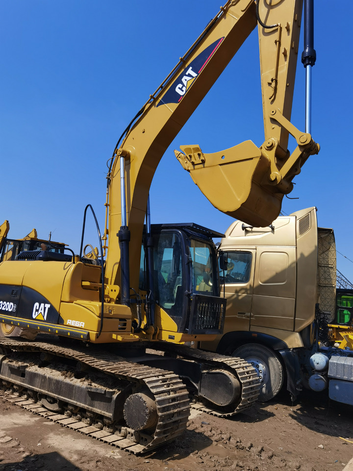 Escavatore cingolato CATERPILLAR 320D2: foto 6