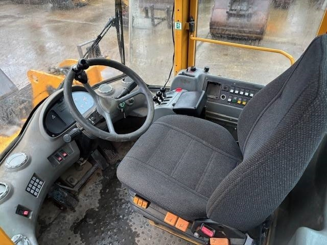 Pala gommata Volvo L 110 E: foto 11