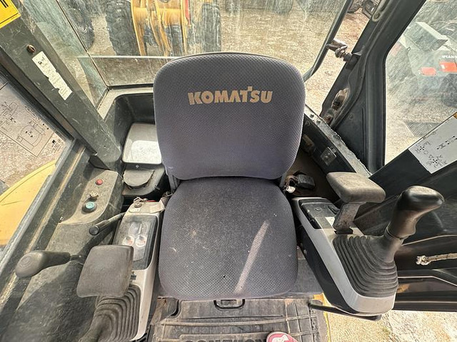 Miniescavatore Komatsu PC30: foto 13