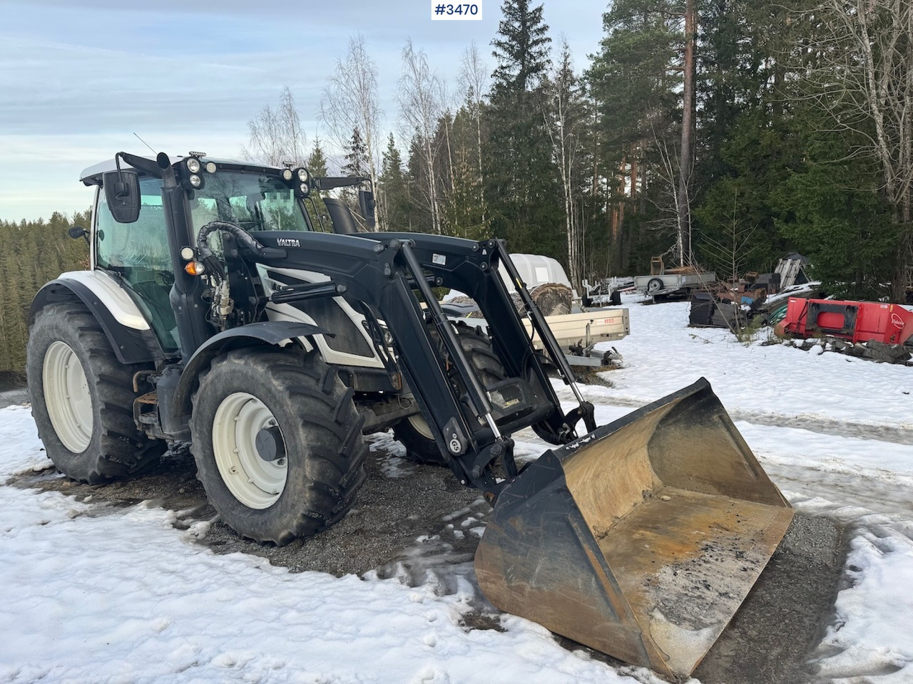 Trattore 2019 Valtra N134 w/ Front loader and bucket. 900 hours!: foto 8