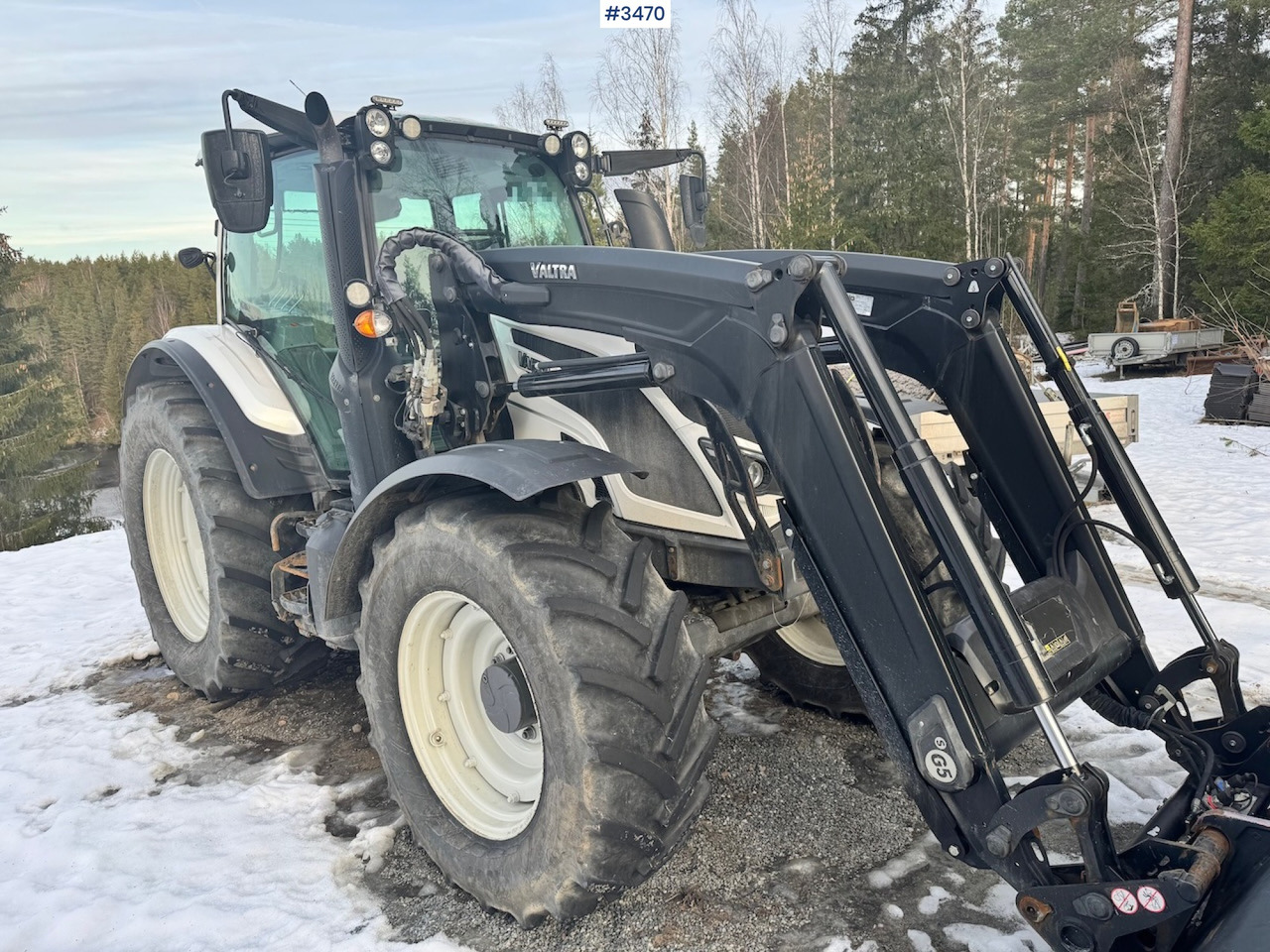 Trattore 2019 Valtra N134 w/ Front loader and bucket. 900 hours!: foto 10