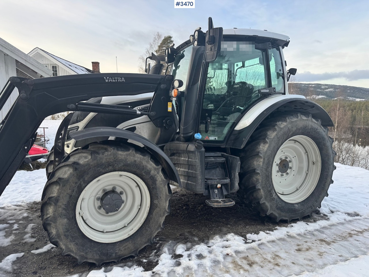 Trattore 2019 Valtra N134 w/ Front loader and bucket. 900 hours!: foto 12