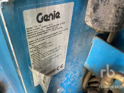 Piattaforma a pantografo GENIE GS5390 4x4 Diesel: foto 6