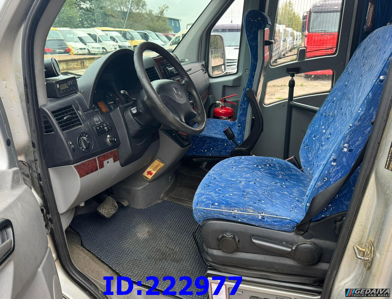 Pullman MERCEDES-BENZ Sprinter 516 VIP 21-places - Euro5: foto 11