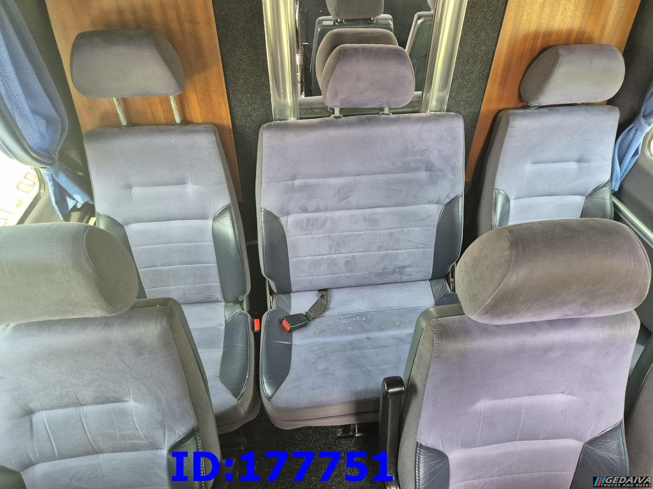 Pullman MERCEDES-BENZ Sprinter 518 - VIP - 17-seater: foto 24